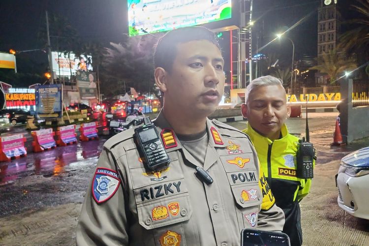 Arus balik wisatawan dari jalur Puncak diprediksi pada 4 Januari, polisi siapkan oneway