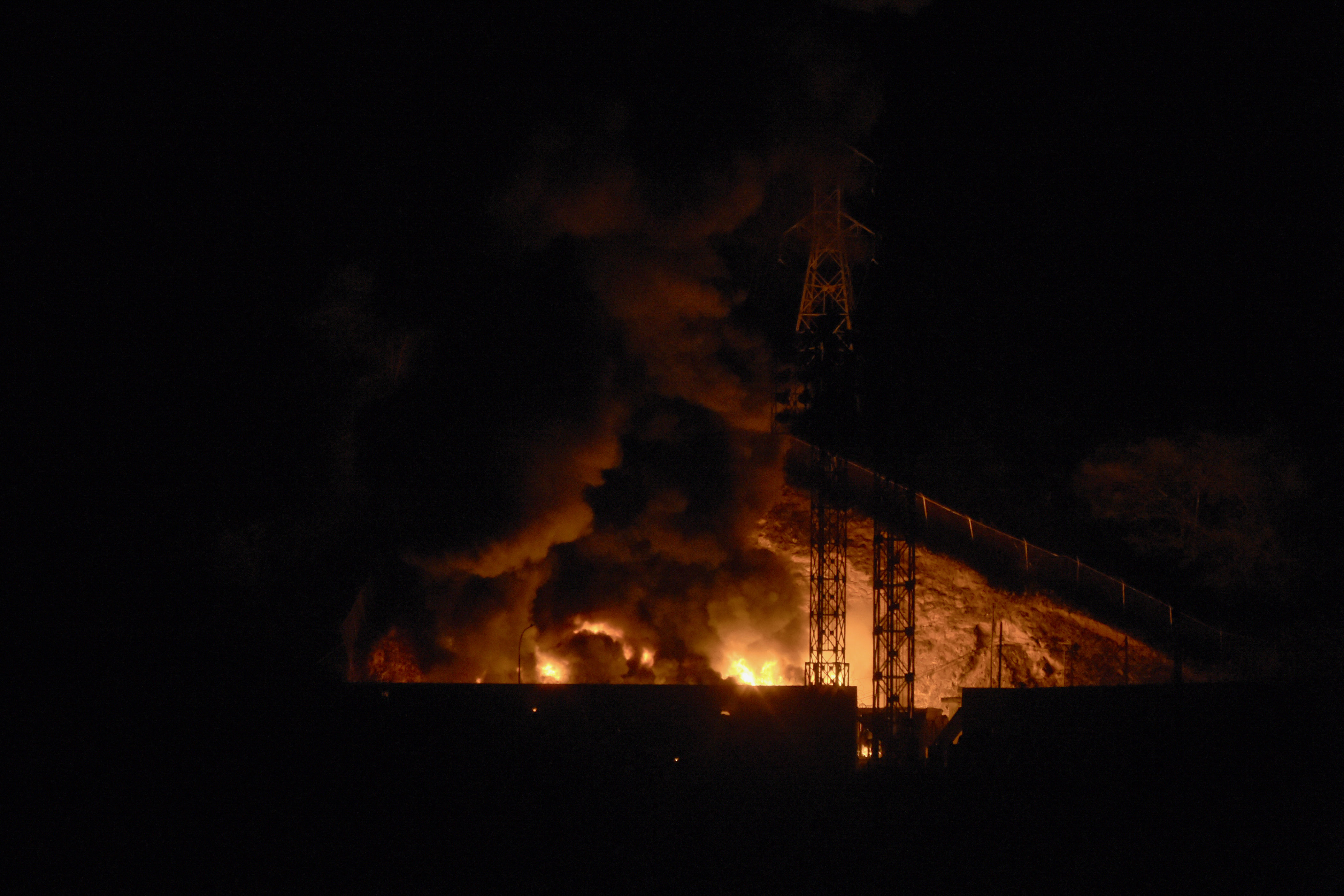 Live updates: Explosions shake the Venezuelan capital as Maduro accuses US of attack