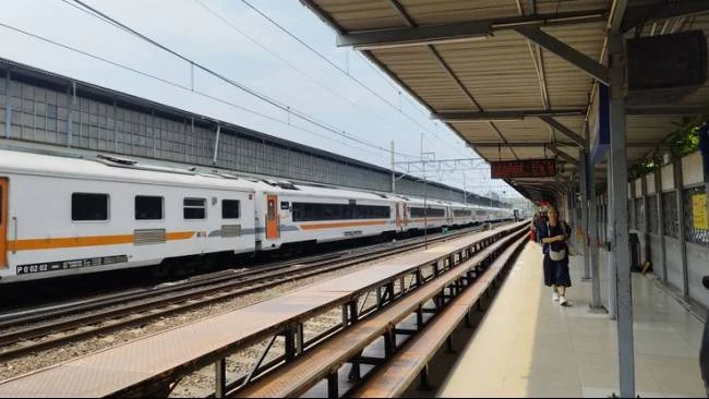 KAI Daop 1 Jakarta catat kenaikan jumlah penumpang sampai 8 persen pada masa Nataru 2025-2026