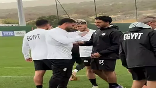 لقطة طريفة في مران منتخب مصر (11)
