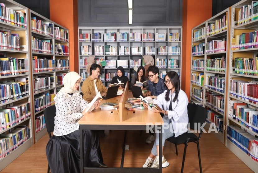 Kuliah desain komunikasi visual di UBSI, pelajari visual sebagai bahasa komunikasi
