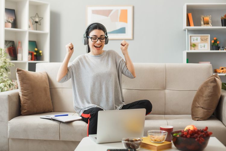 4 zodiak ini dapat kesempatan keberuntungan pada Sabtu 3 Januari 2026, jangan lewatkan!
