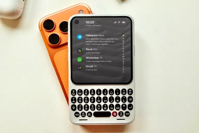 Clicks Communicator revealed: Android phone with a keyboard