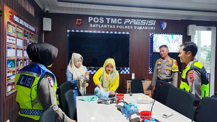 Kisah Kelahiran di Pos Polisi Saat Nataru di Sukabumi