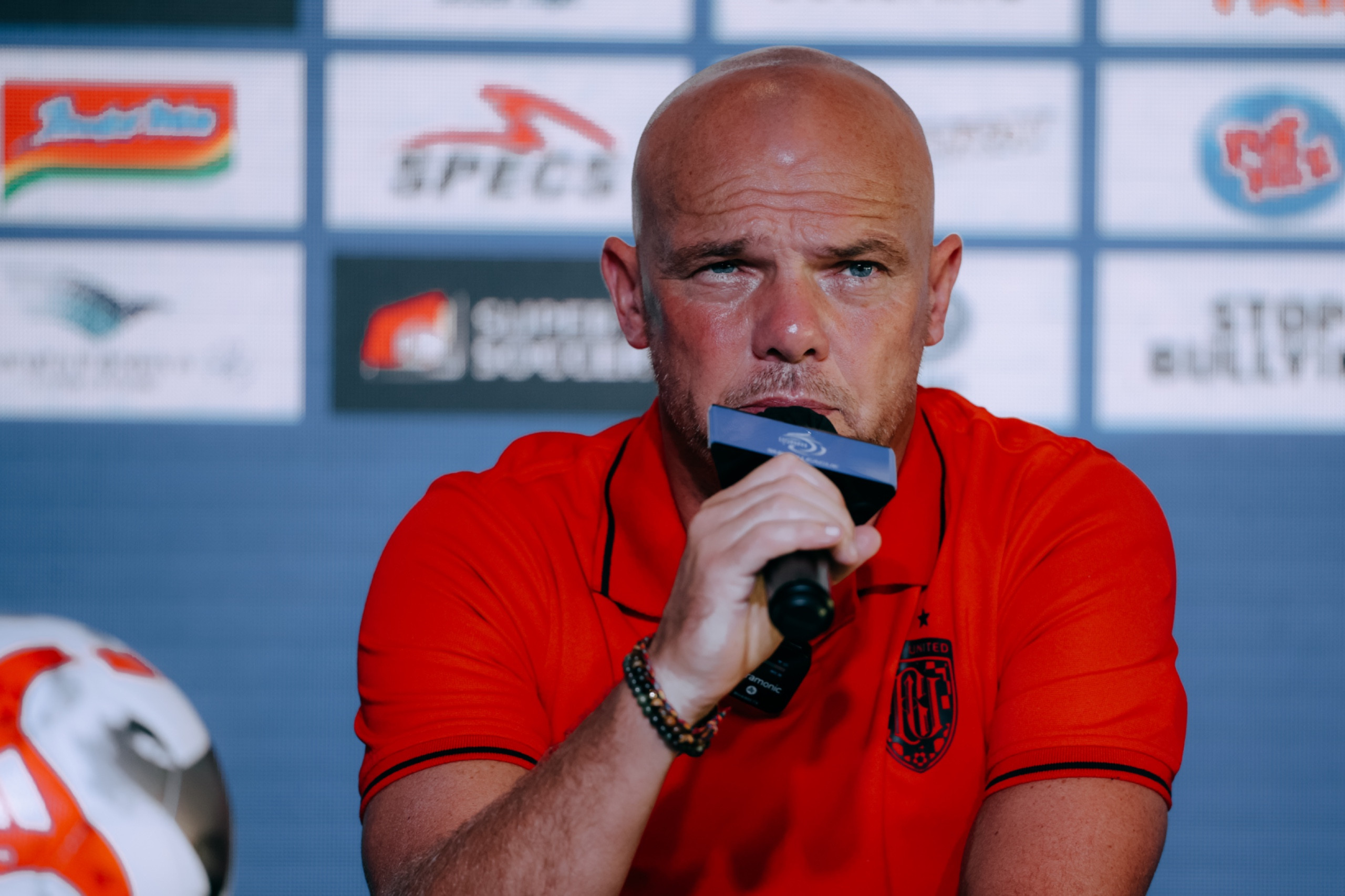 Johnny Jansen prediksi laga melawan Arema FC sulit, incar kemenangan