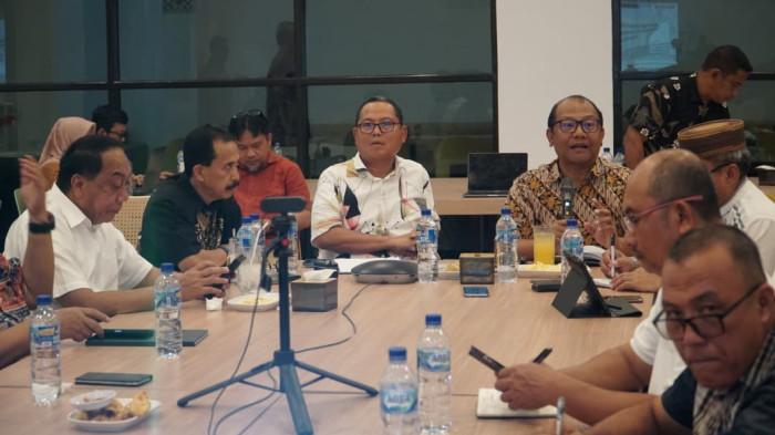 Bupati Gorut Pimpin Rapat Persiapan Proyek Industri Ayam