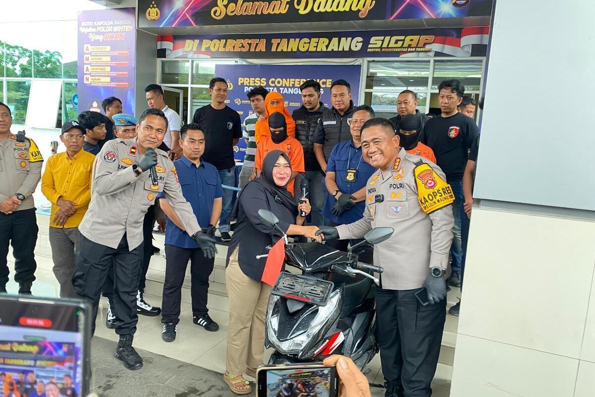 Bu Nani Tersenyum Bahagia Usai Emosi Empat Hari Soal Honda BeAT Kredit