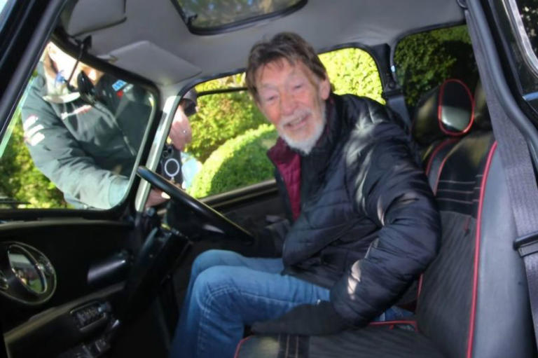 Boyhood memories of 'leader of the gang' Chris Rea who 'always dreamed ...