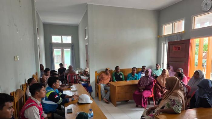 Selamat Tahun Baru, PLN ULP Laiwui Nyalakan Listrik Desa Soligi Halmahera Selatan