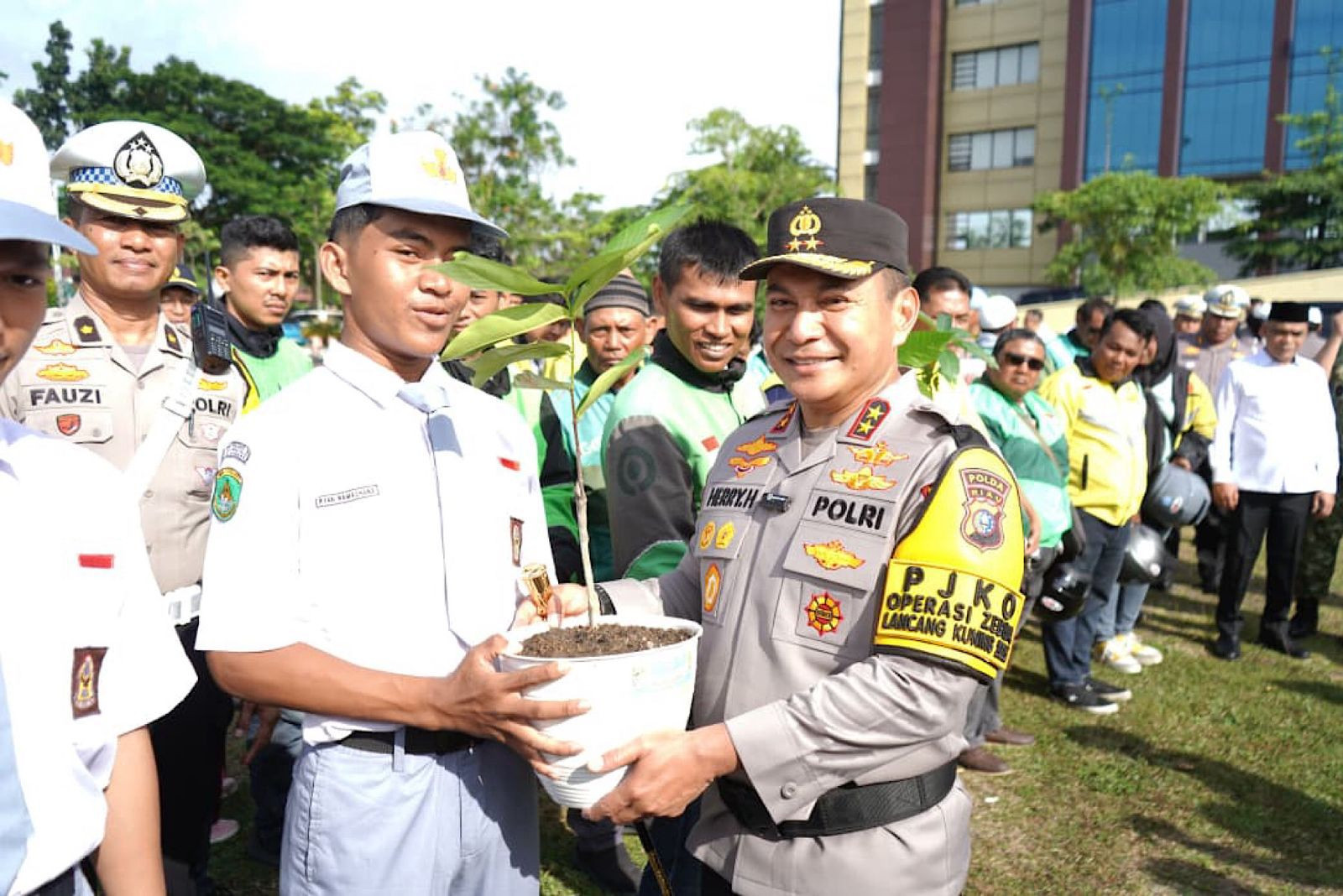 Satu Tahun, Green Policing Tanam 62.006 Pohon, Polda Riau: Gerakan Ini akan Menyebar