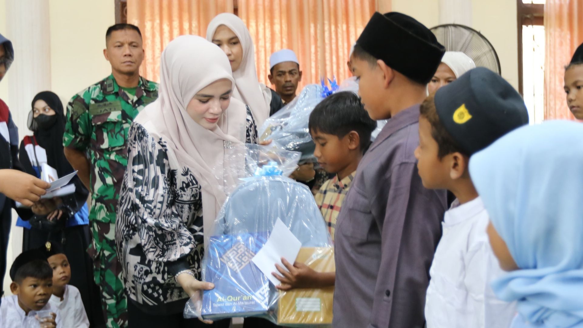 PHE NSO Bersama Ketua TP PKK Lhokseumawe Beri Santunan untuk 110 Anak Yatim di Muara Satu