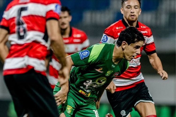 Derbi Suramadu Berakhir Imbang 0-0 di Babak Pertama