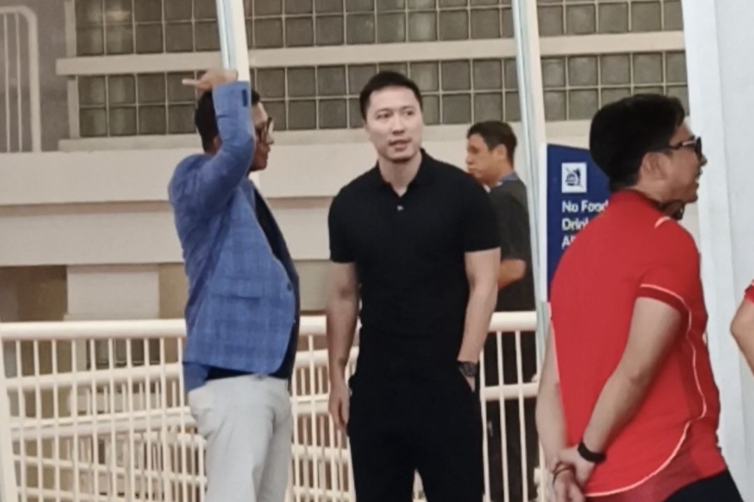 Bos Persik Kediri Arthur Irawan terciduk ngobrol dengan bos Persija Jakarta! Bahas transfer Ezra Wal