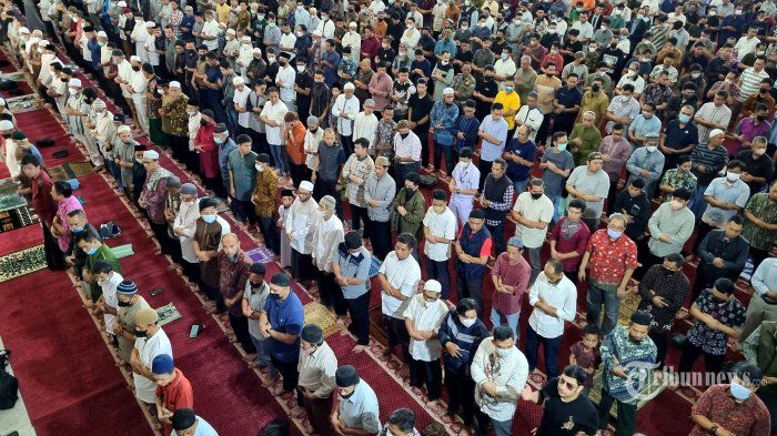 Ustaz Abdul Somad beri peringatan, berikut hukum jual beli saat salat Jumat, bolehkah digantikan pen