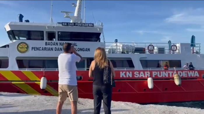 Tim SAR Gabungan Kedatangan Nelayan di Pulau Rinca, Minta Bantuan Cari Warga Spanyol