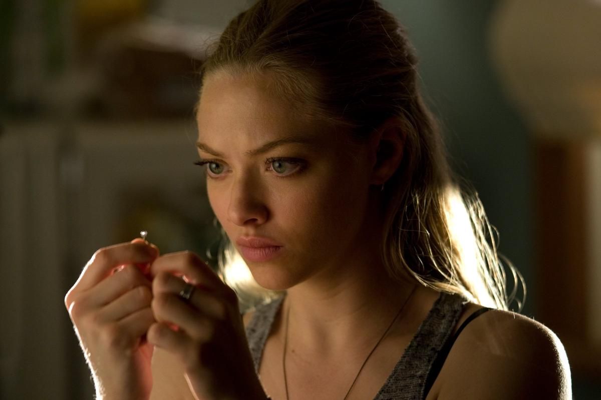 5 Film dan Serial Thriller Amanda Seyfried Lainnya