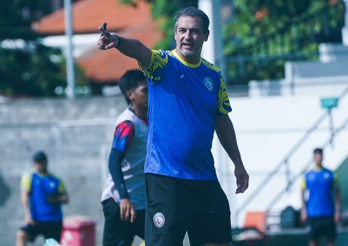 Arema FC merugi gegara Dalberto, Marcos Santos sentil Dedik Setiawan