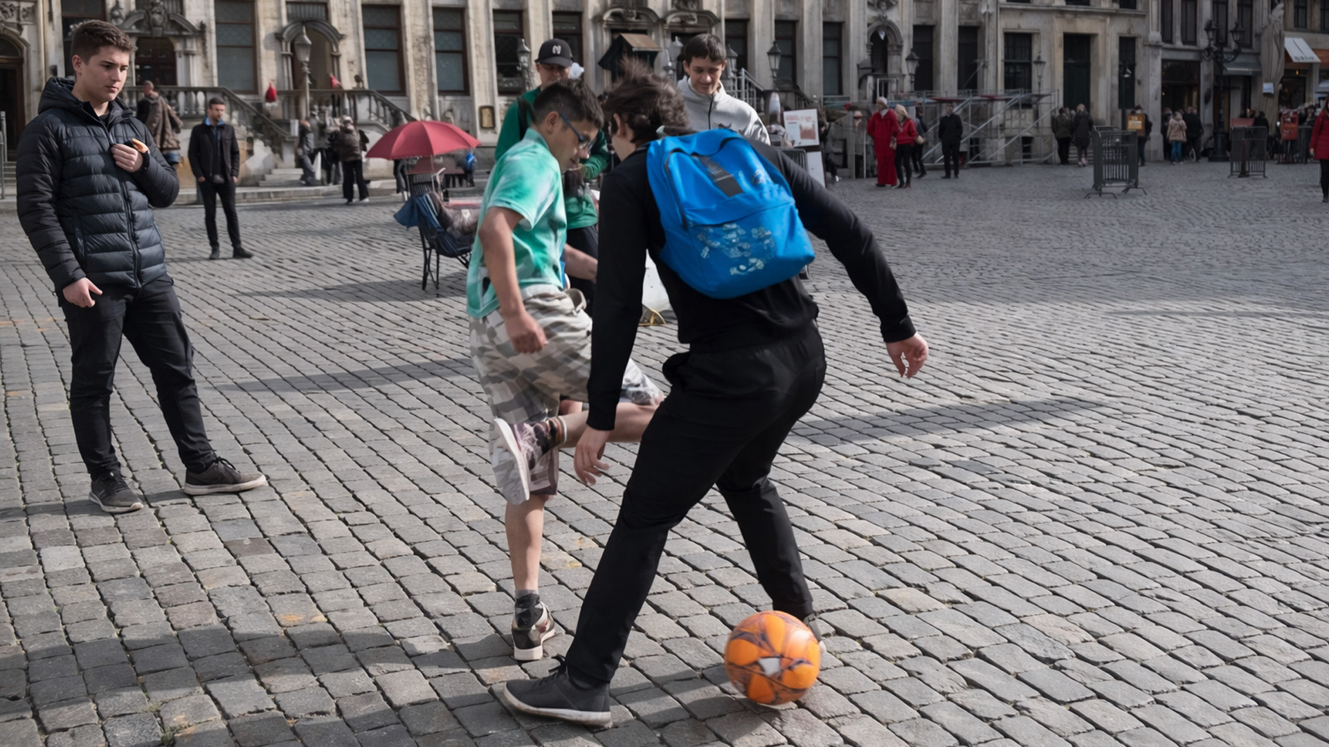 Street football skill that drew everyone’s attention