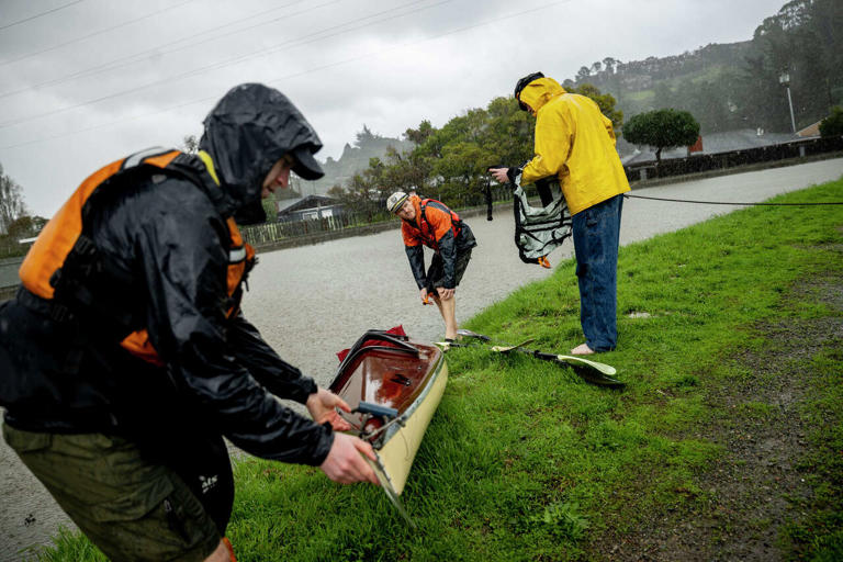 'Worst I've ever seen it': Bay Area flooding closes roads, strands ...
