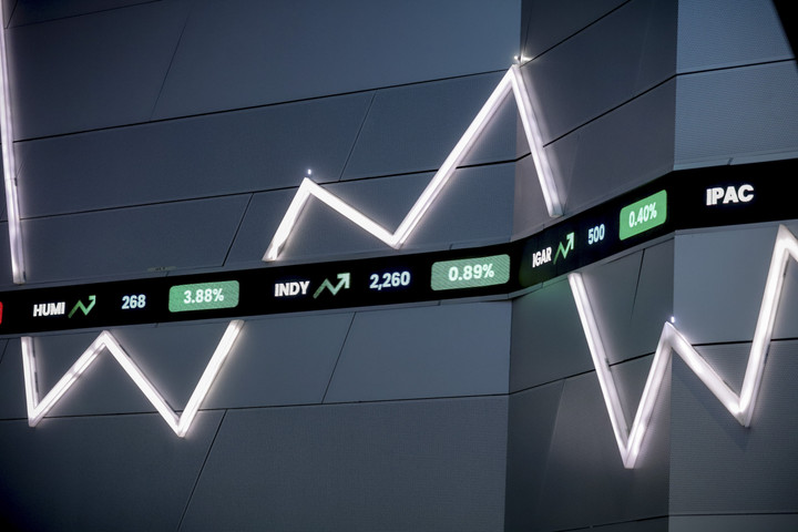 Pasar saham 2026 menguat, IHSG diprediksi capai 10.500