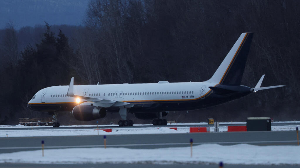 [En direct] L’avion transportant Nicolas Maduro et son épouse a atterri ...