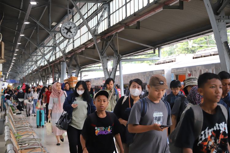 Arus Balik Nataru: 15.324 Penumpang Tiba di Stasiun Pasar Senen