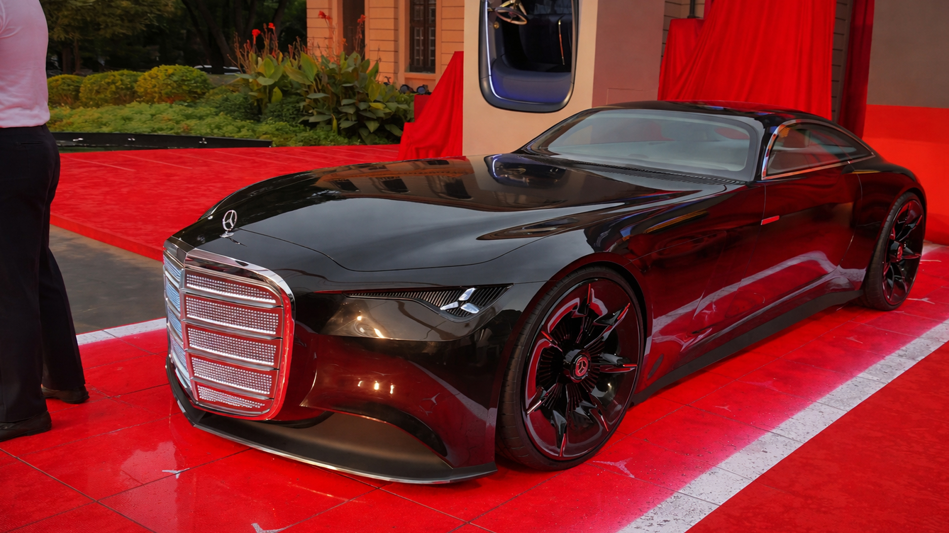Mercedes Vision Iconic S-Coupe full exterior tour