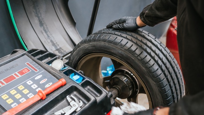 5 warning signs that it's time to get your tires balanced