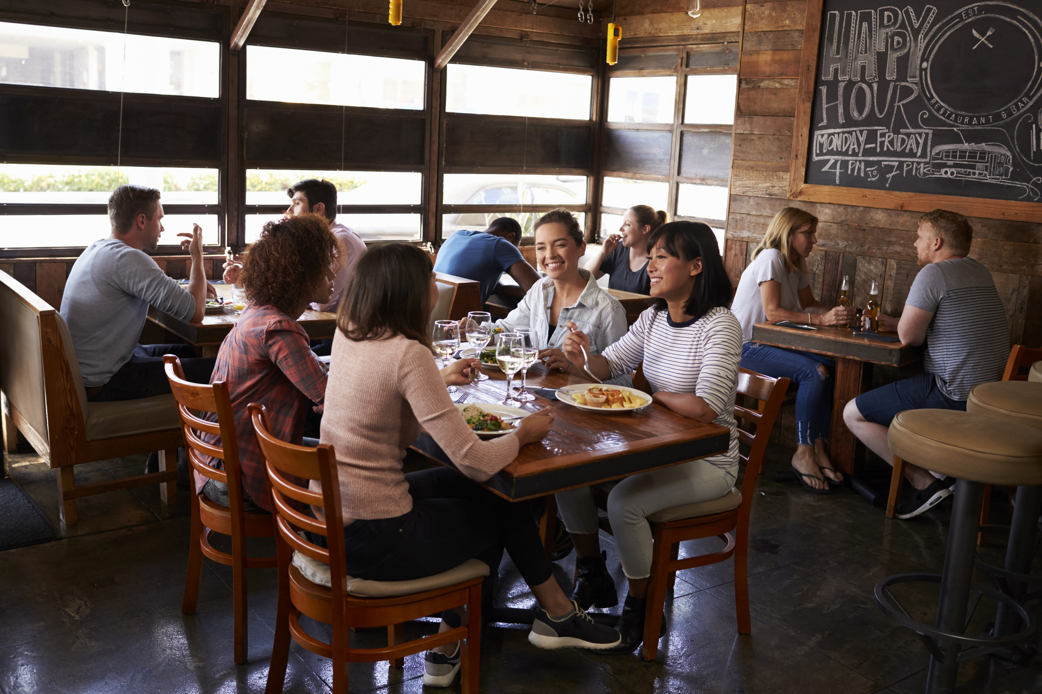 How to attract customers to your restaurant