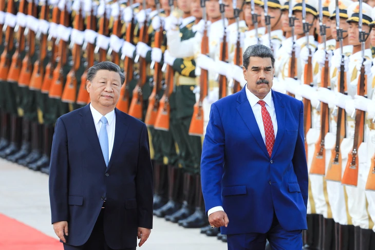 Trung Quốc 'vô cùng sốc, phản đối hành vi bá quyền', Nga kêu gọi Mỹ thả ông Maduro