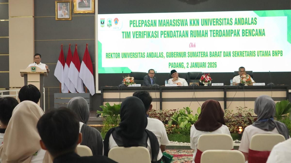 400 mahasiswa Unand bantu verifikasi rumah rusak akibat bencana Sumbar