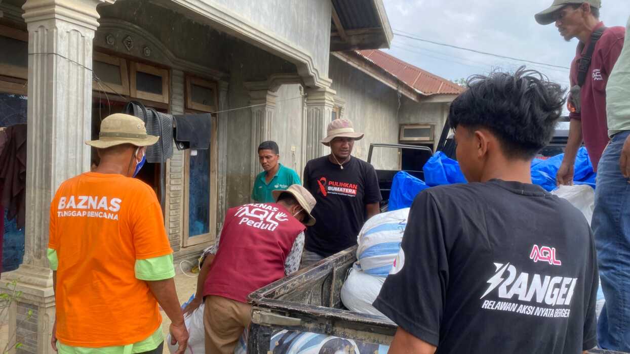 Laznas AQL Peduli salurkan bantuan sandang ke empat dusun terdampak banjir di Aceh Tamiang