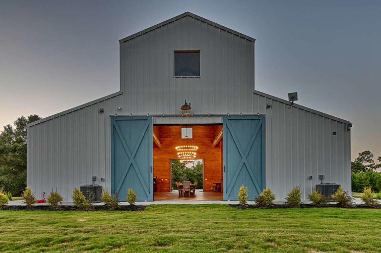 This $8.5M Texas ranch went off-grid and somehow got more luxurious