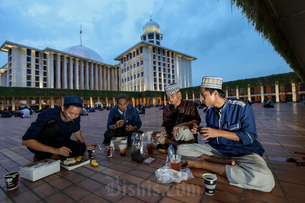 Prediksi awal puasa Ramadan 2026 versi pemerintah dan Muhammadiyah