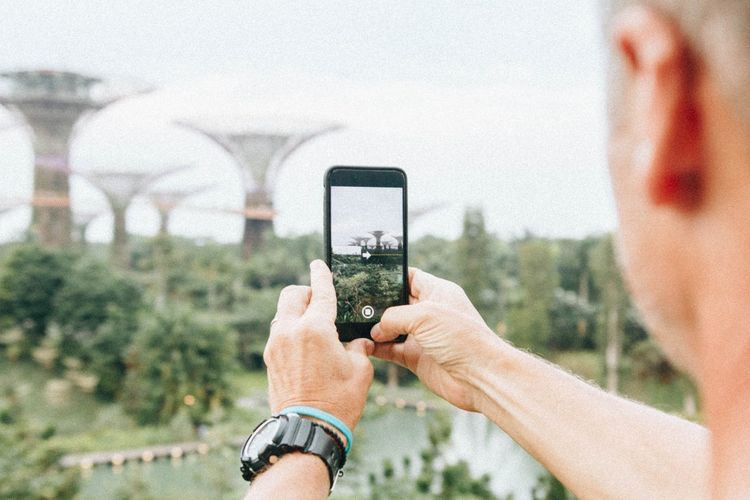 Cara Menghilangkan Benda Mengganggu di Foto Tanpa Aplikasi