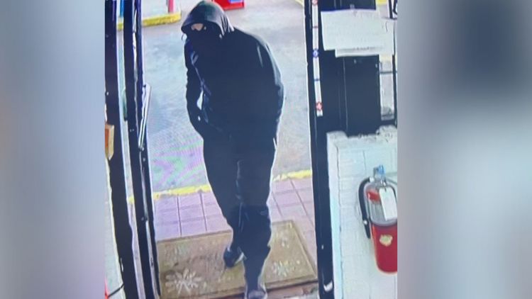 Police seek suspect in Jacksonville gas station armed robbery