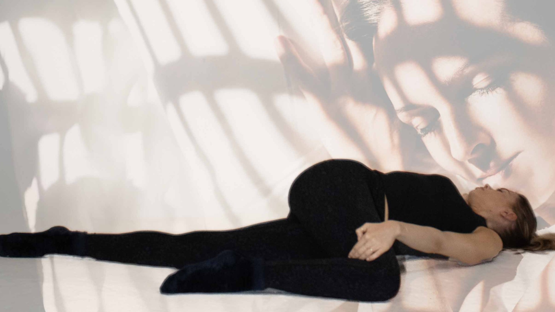 AA1Twc7q Five-Minute Sleep-Boosting Stretches