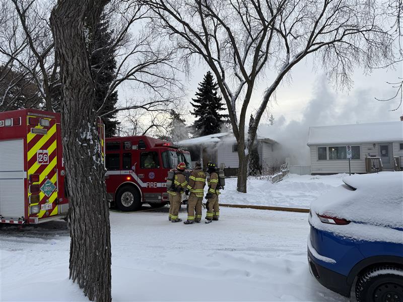 1 person dead after early-morning Edmonton house fire