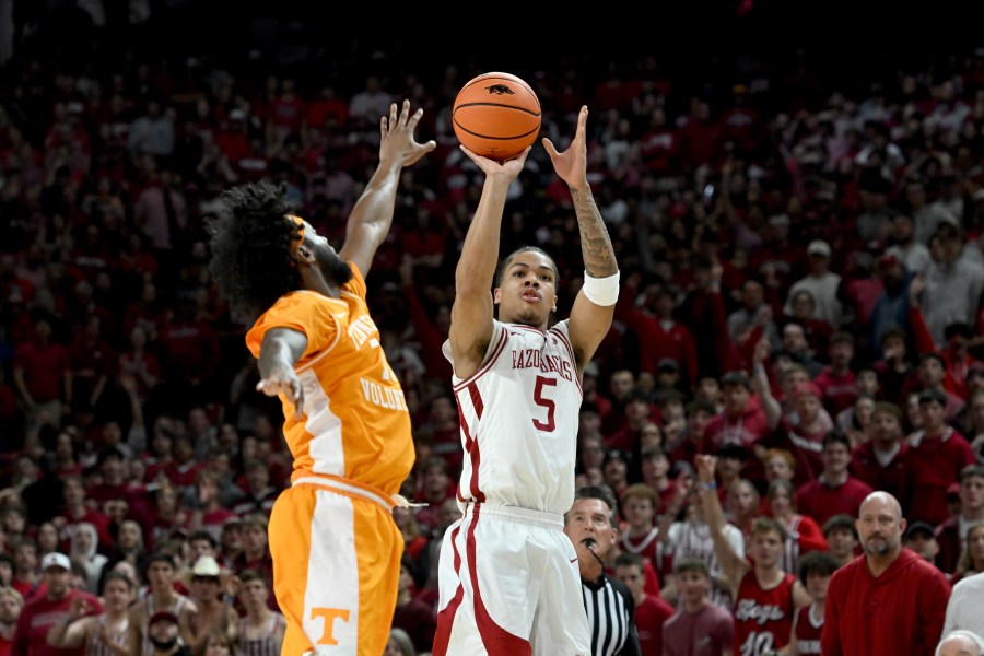 Arkansas Razorbacks men’s basketball kicks off SEC play with win over ...