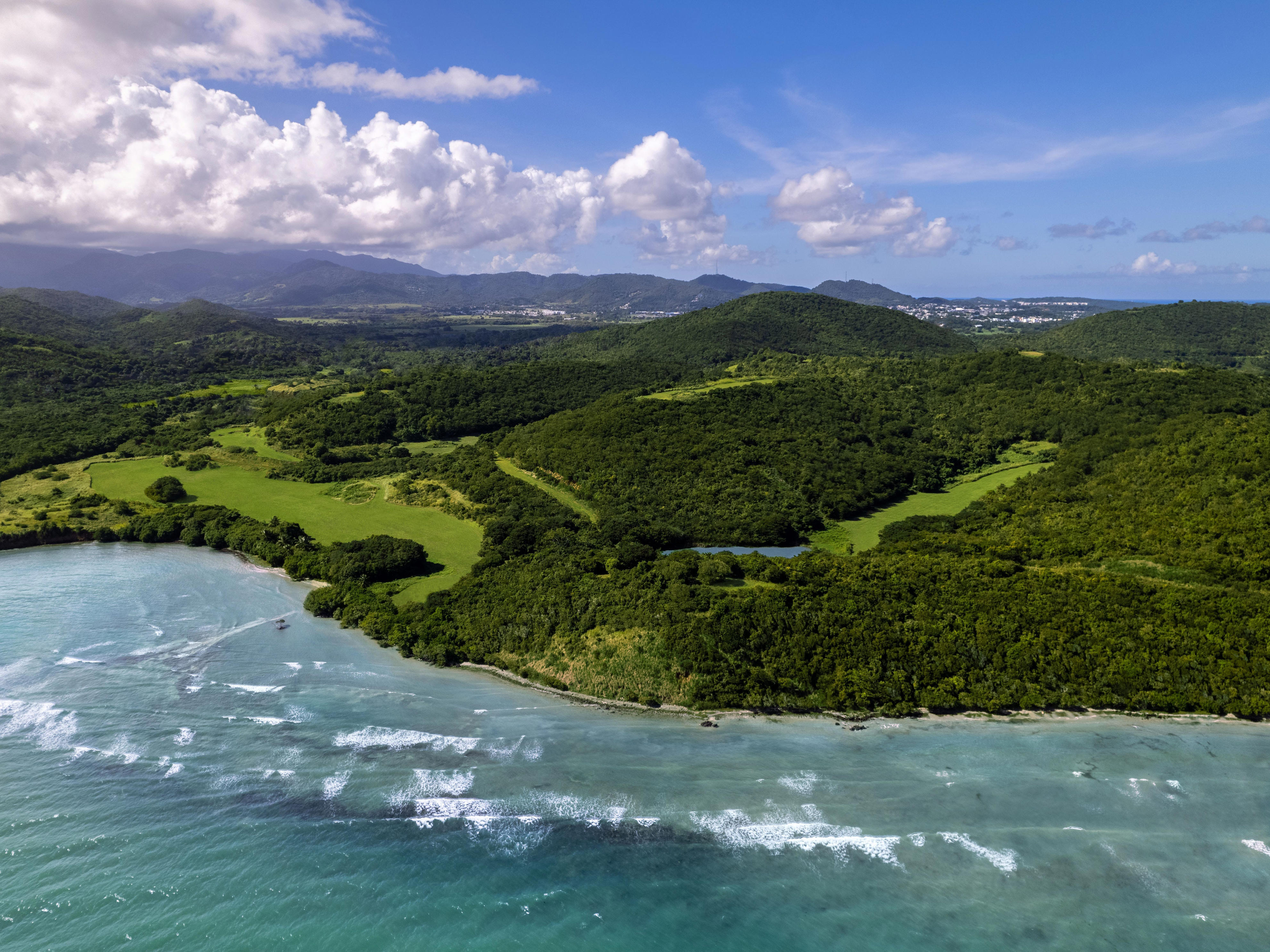 Thousands of travelers stranded as US strikes on Venezuela push airlines out of Caribbean airspace<br><br>