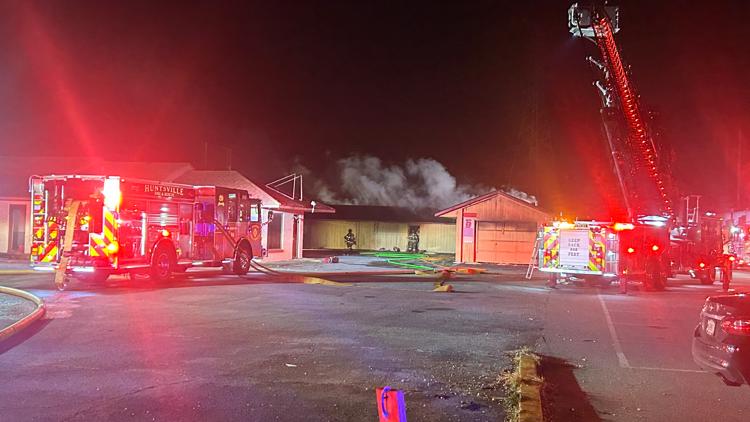 Huntsville Fire & Rescue responding to fire on Memorial Parkway