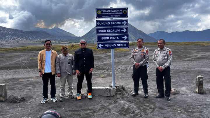 Toyota pasang rambu wisata di Bromo, permudah akses wisatawan