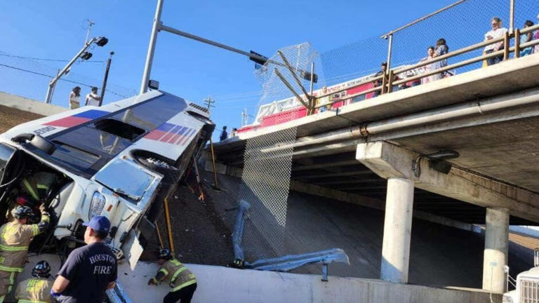 15 injured after METRO bus overturns off Houston bridge following ...