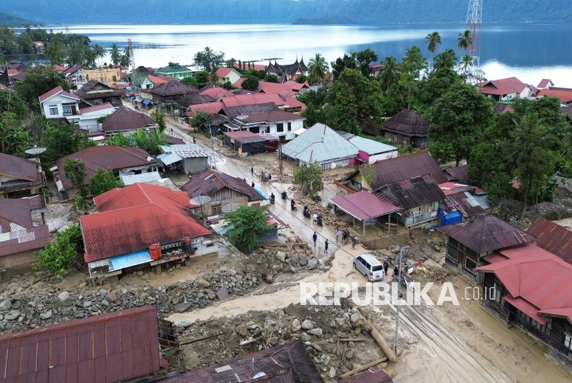 Gubernur Sumbar Perintahkan Pengerukan Sungai Untuk Cegah Banjir Susulan