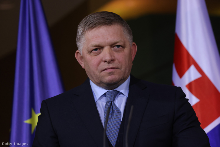 Robert Fico beszólt Donald Trumpnak: Mindenki, aki nagyon erős, azt ...