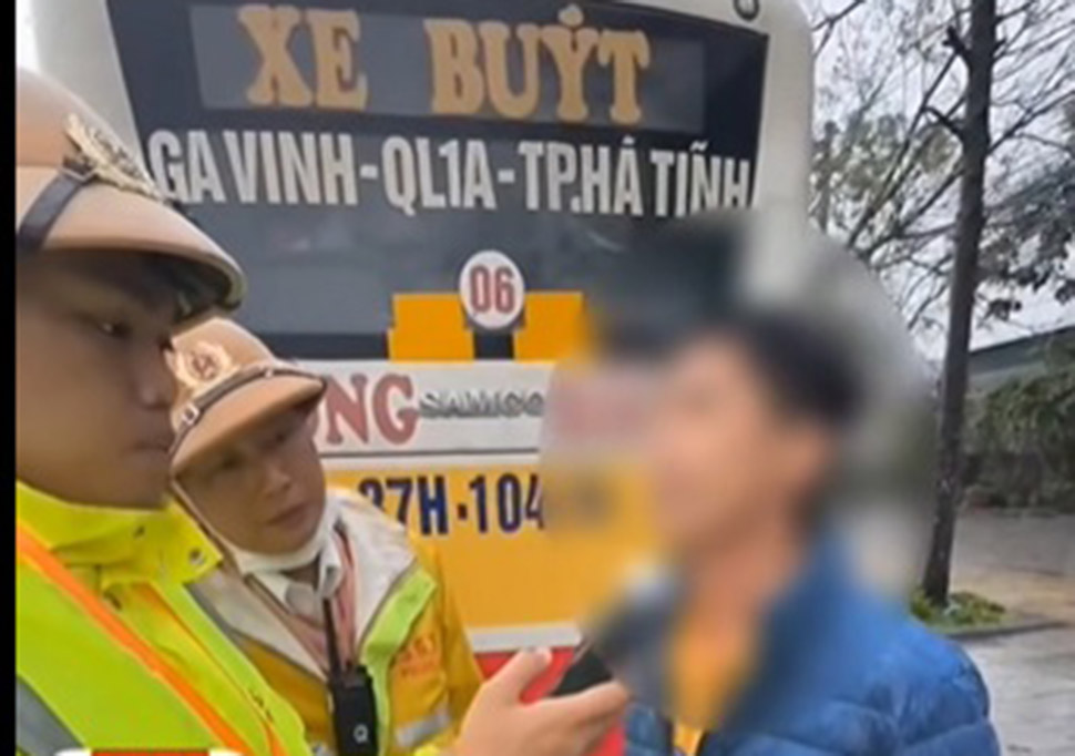 Phát hiện một tài xế xe buýt vi phạm nồng độ cồn