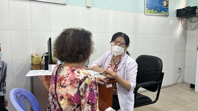 Kê đơn thuốc dài hạn, thuận tiện cho người bệnh trong dịp lễ, Tết