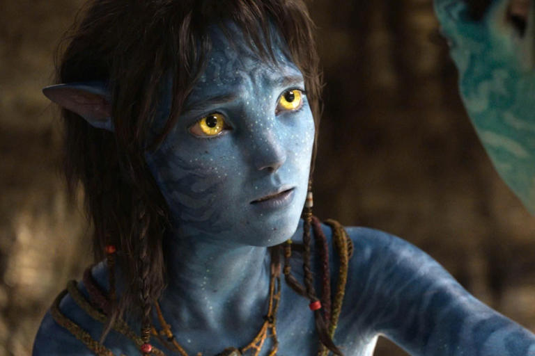 Avatar 3 vượt 1 tỉ USD giúp James Cameron lập kỷ lục vô tiền khoáng hậu
