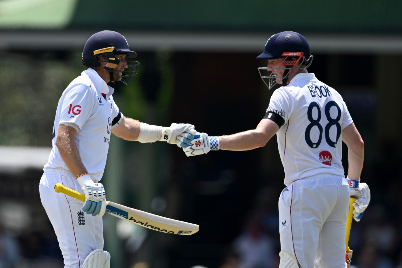 Root and Brook shine before afternoon gloom ends play early