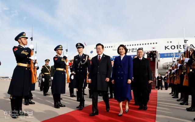 이재명 대통령 중국 방문과 한국 경제 성장 전망의 불확실성